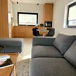 Bast 17: Spacious Mandoria With Parking And Terrace *