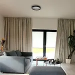 Bast 17: Spacious Mandoria With Parking And Terrace Apartment *