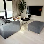 Bast 17: Spacious Mandoria With Parking And Terrace * Lodz