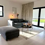 Apartment Bast 17: Spacious Mandoria With Parking And Terrace Lodz