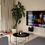 Bast 17: Spacious Mandoria With Parking And Terrace * Lodz