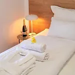 Apartment Bast 17: Spacious Mandoria With Parking And Terrace *