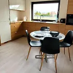 Apartment Bast 17: Spacious Mandoria With Parking And Terrace Lodz