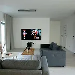 Apartment Bast 17: Spacious Mandoria With Parking And Terrace Lodz