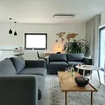 Bast 17: Spacious Mandoria With Parking And Terrace Apartment Lodz