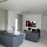 Bast 17: Spacious Mandoria With Parking And Terrace Apartment Lodz
