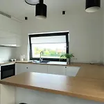 Bast 17: Spacious Mandoria With Parking And Terrace Apartment