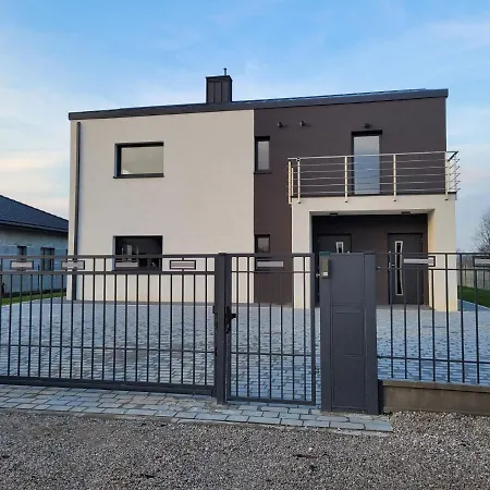 Bast 17 Dom Duzy Parking , Mandoria , Ptak , 2 Sypialnie Lub 1 Sypialnia, Taras , Autostrada A1, Kalinowskiego 17e Wifi Daire *