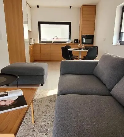 Bast 17 Dom Duzy Parking , Mandoria , Ptak , 2 Sypialnie Lub 1 Sypialnia, Taras , Autostrada A1, Kalinowskiego 17e Wifi Apartament Łódź