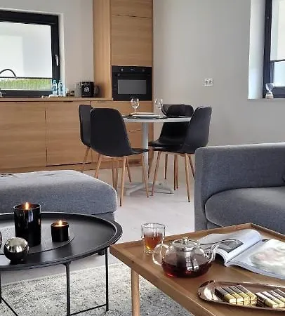 Apartament Bast 17 Dom Duzy Parking , Mandoria , Ptak , 2 Sypialnie Lub 1 Sypialnia, Taras , Autostrada A1, Kalinowskiego 17e Wifi *