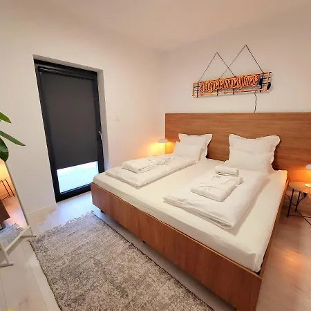 17 Dom Duzy Parking , Mandoria , Ptak , 2 Sypialnie Lub 1 Sypialnia, Taras , Autostrada A1, Kalinowskiego 17e Wifi *