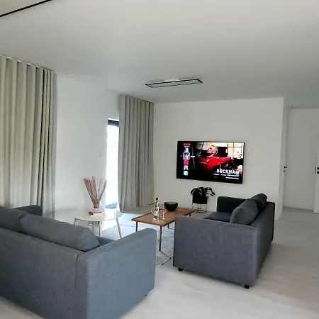 17 Dom Duzy Parking , Mandoria , Ptak , 2 Sypialnie Lub 1 Sypialnia, Taras , Autostrada A1, Kalinowskiego 17e Wifi * Lodž