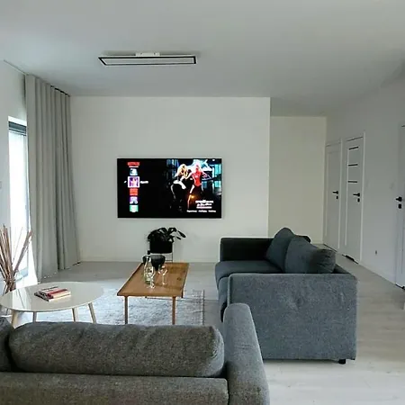Apartament Bast 17 Dom Duzy Parking , Mandoria , Ptak , 2 Sypialnie Lub 1 Sypialnia, Taras , Autostrada A1, Kalinowskiego 17e Wifi *