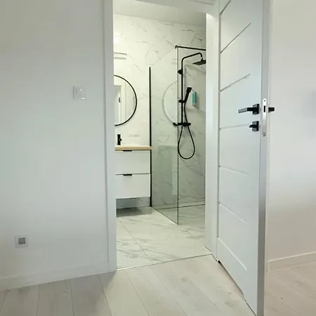 17 Dom Duzy Parking , Mandoria , Ptak , 2 Sypialnie Lub 1 Sypialnia, Taras , Autostrada A1, Kalinowskiego 17e Wifi Lodž