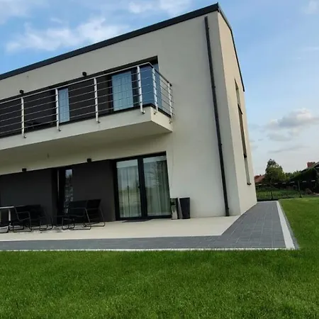Apartament Bast 17 Dom Duzy Parking , Mandoria , Ptak , 2 Sypialnie Lub 1 Sypialnia, Taras , Autostrada A1, Kalinowskiego 17e Wifi