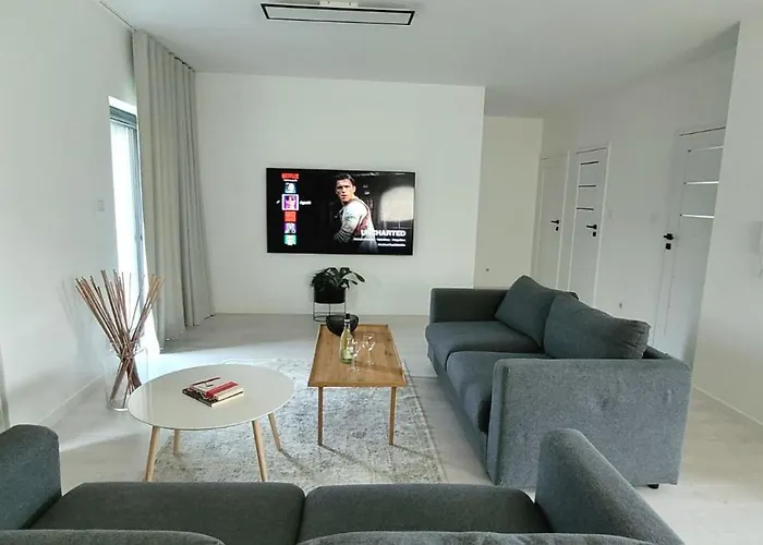 Bast 17 Dom Duzy Parking , Mandoria , Ptak , 2 Sypialnie Lub 1 Sypialnia, Taras , Autostrada A1, Kalinowskiego 17e Wifi *