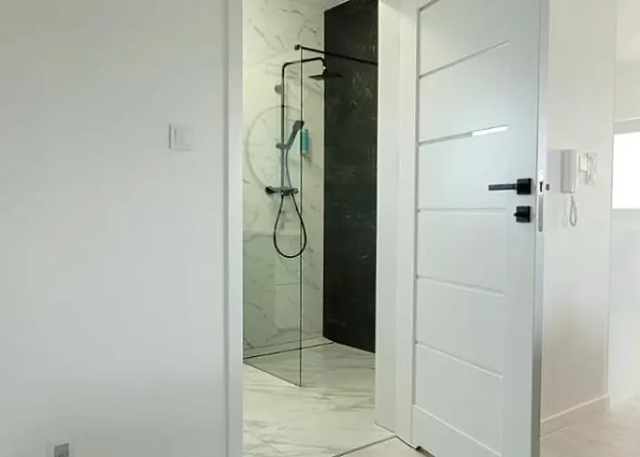 Appartamento Bast 17 Dom Duzy Parking , Mandoria , Ptak , 2 Sypialnie Lub 1 Sypialnia, Taras , Autostrada A1, Kalinowskiego 17e Wifi