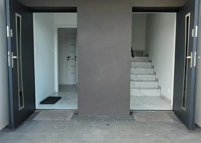 Bast 17 Dom Duzy Parking , Mandoria , Ptak , 2 Sypialnie Lub 1 Sypialnia, Taras , Autostrada A1, Kalinowskiego 17e Wifi