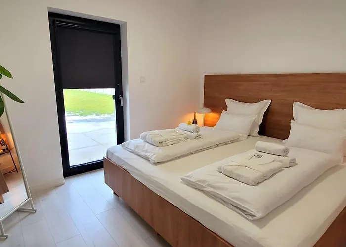 Appartamento Bast 17 Dom Duzy Parking , Mandoria , Ptak , 2 Sypialnie Lub 1 Sypialnia, Taras , Autostrada A1, Kalinowskiego 17e Wifi *